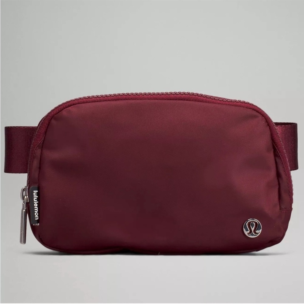 NWT lululemon Everywhere Belt Bag Red Merlot